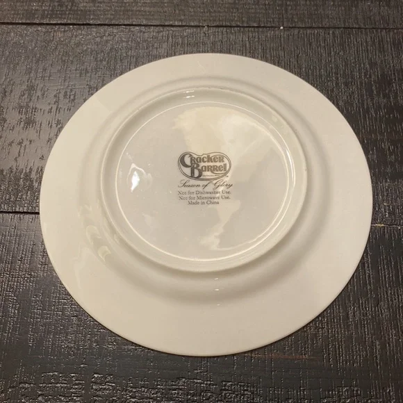 Cracker Barrel Season Of Glory 8.25” Plate! - Picture 2 of 3